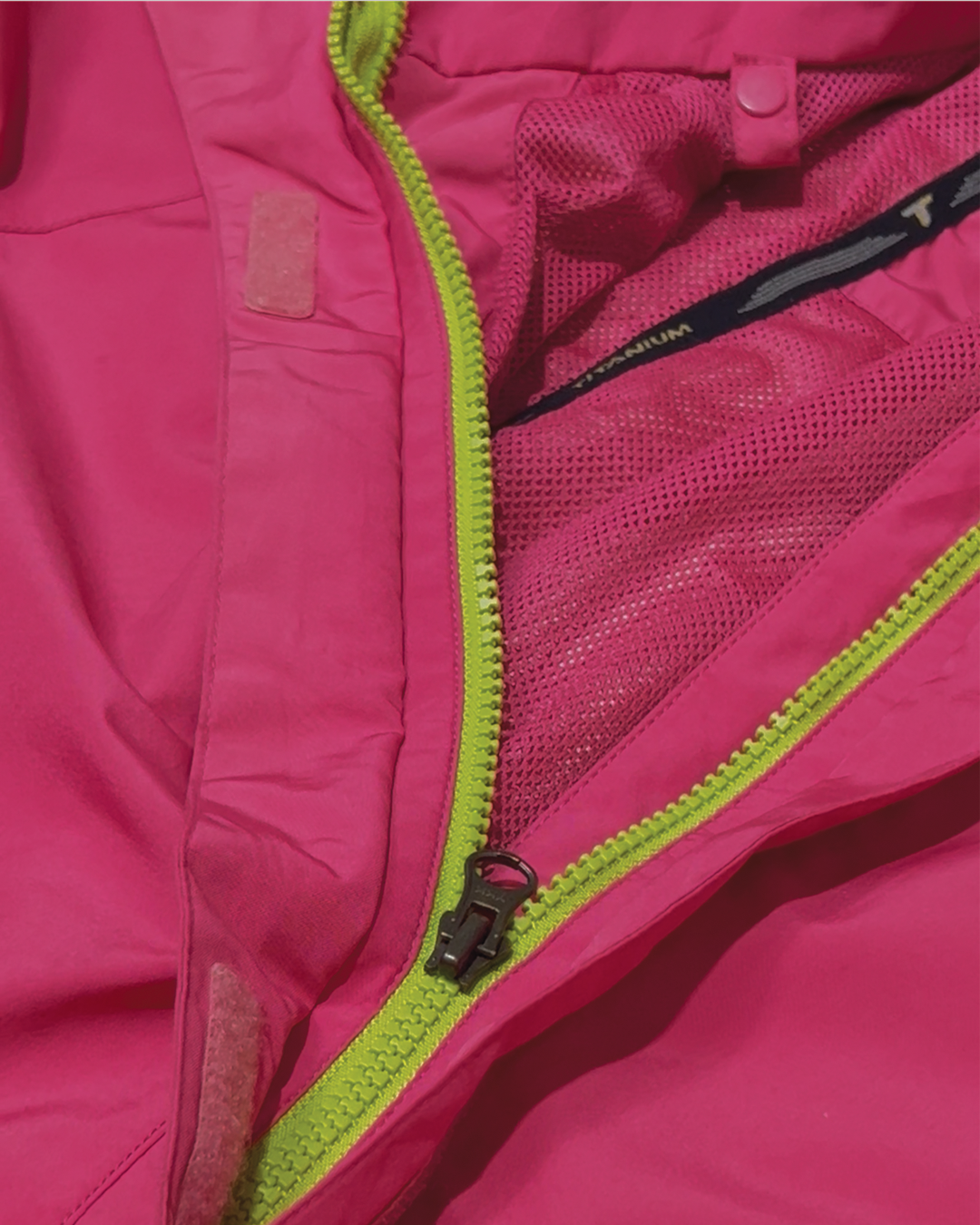 Columbia wind braker jacket